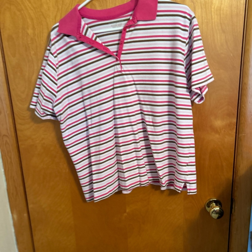 Hannah Woman 1X. Pink, white and brown polo shirt